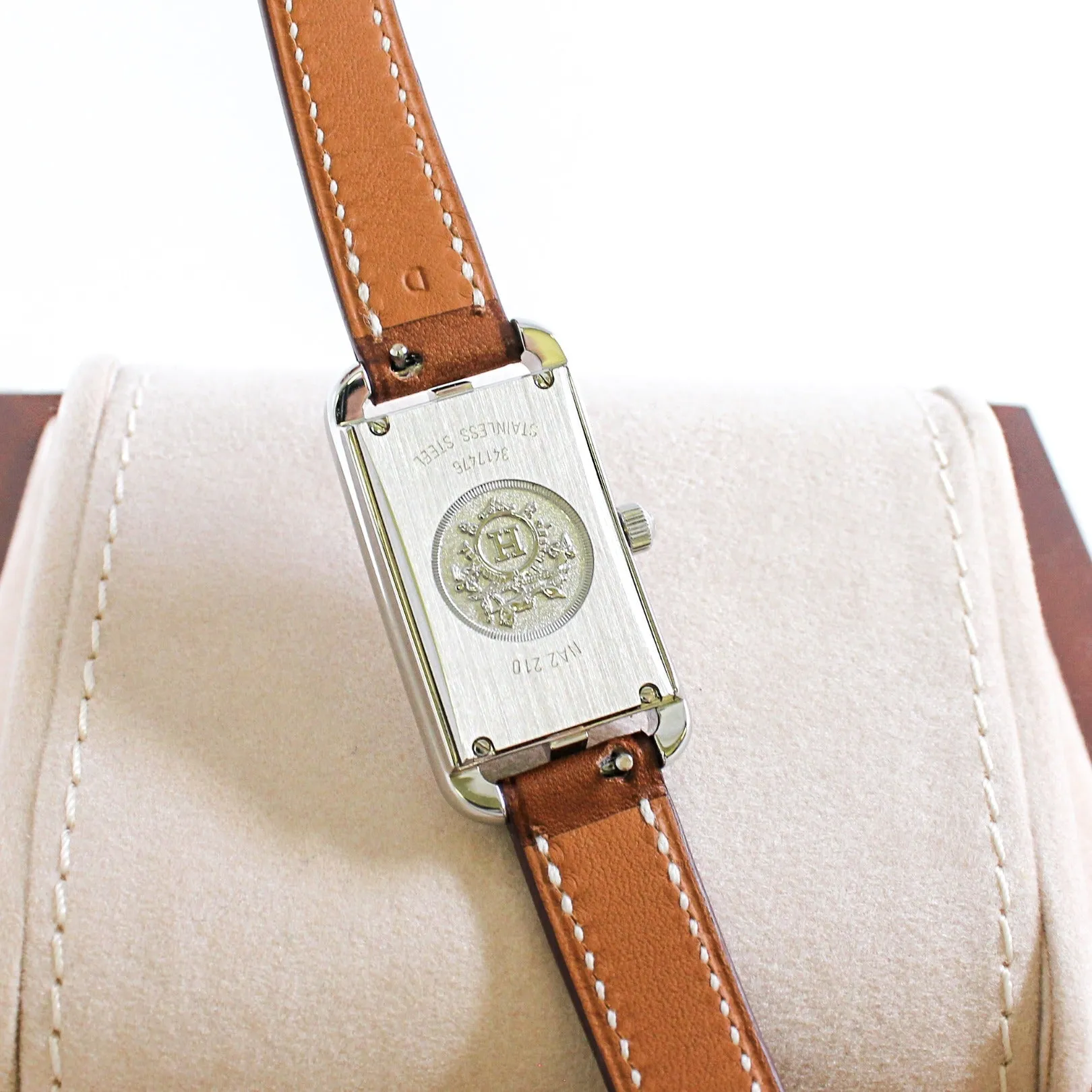Nantucket 17 x 23 mm gold band phw rrp3520